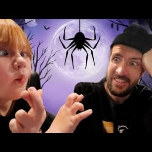 SPiDER ADLEY vs BAT DAD!!  Playing Spooky Halloween games on Roblox! Trick or Treat inside elevator