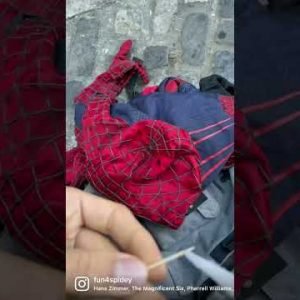 Spider-Man Costume – Gluing Urethane Webs