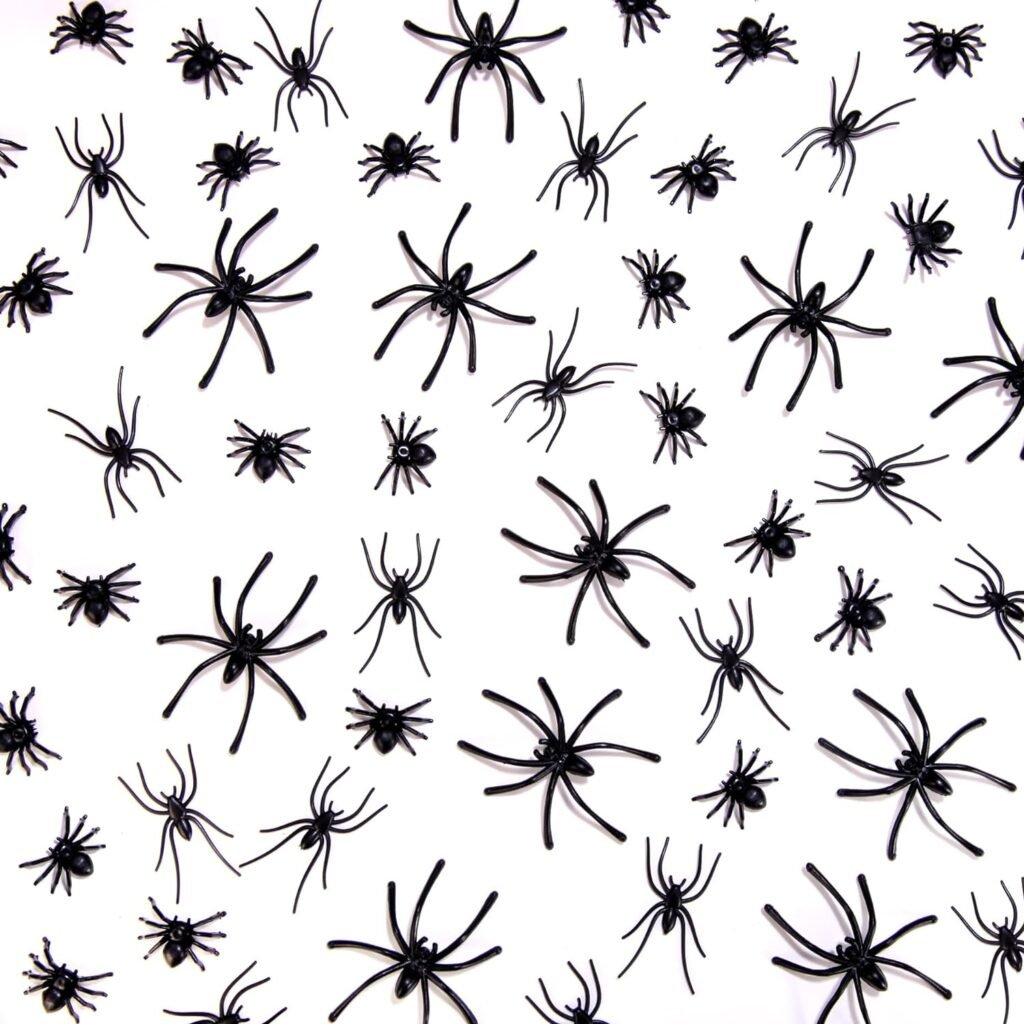 JIALWEN 120 Pieces Realistic Plastic Spiders 3 Sizes Small Spider Toys Black Fake Spiders Halloween Prank Props for Halloween Home Party Decorations