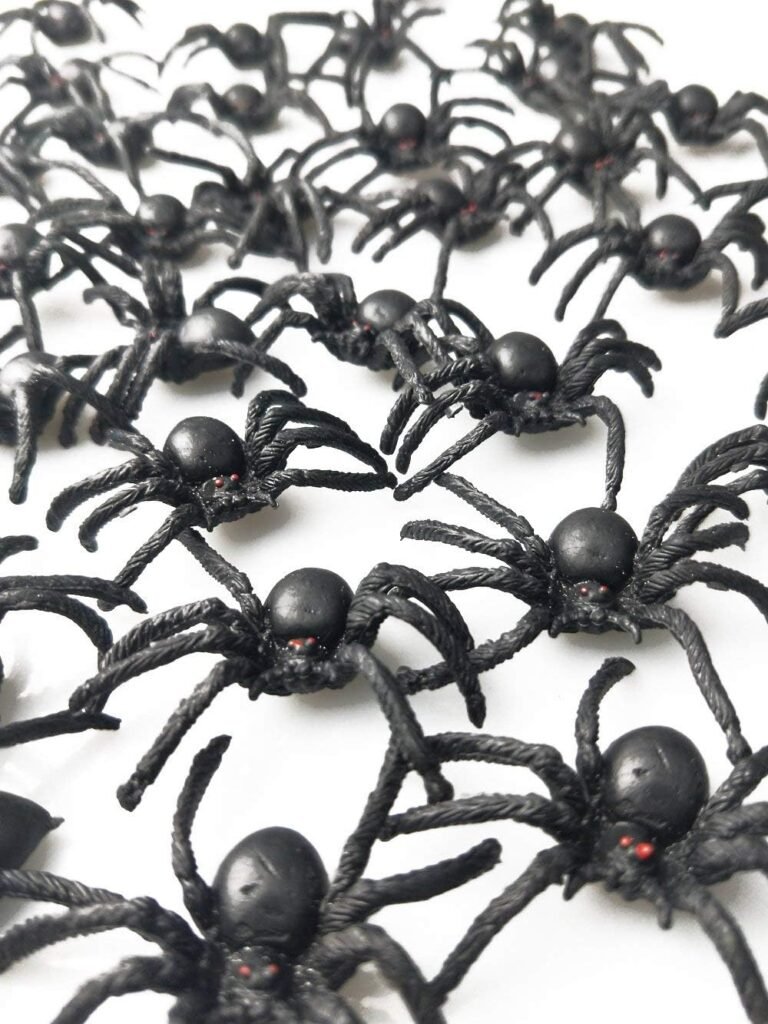 Muzboo Realistic Plastic Spider Toys Halloween Prank Props Small Size Funny Halloween Decorations 30pcs